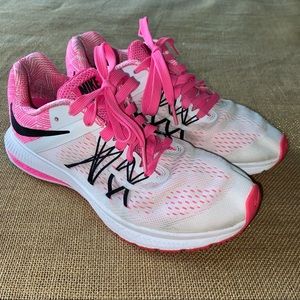 Nike Zoom Winflo 3 sneakers size 7.5 in pink/white